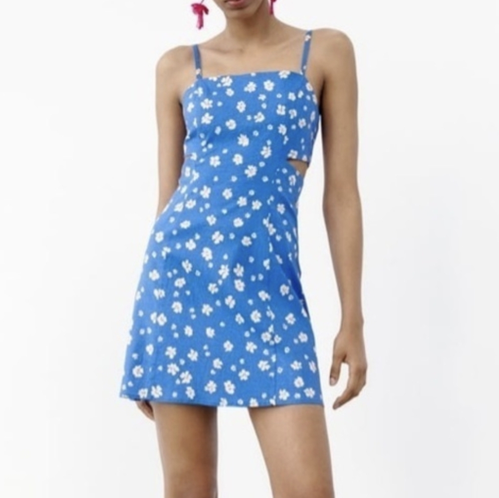 Zara N.W.T. XL. floral Mini Dress W/ Cut Outs